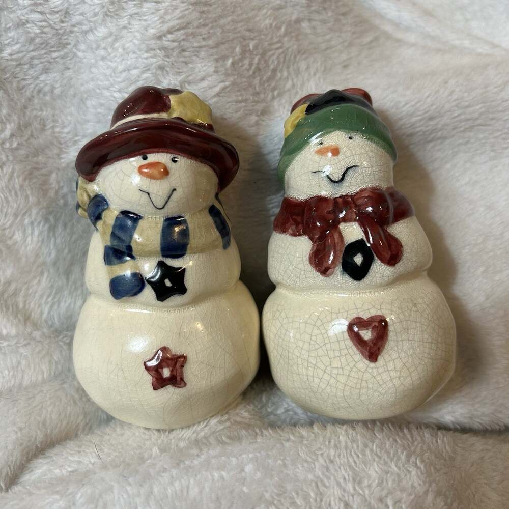 Vintage Vigor Snow Couple Ceramic Salt & Pepper Shakers (Christmas Snowman)